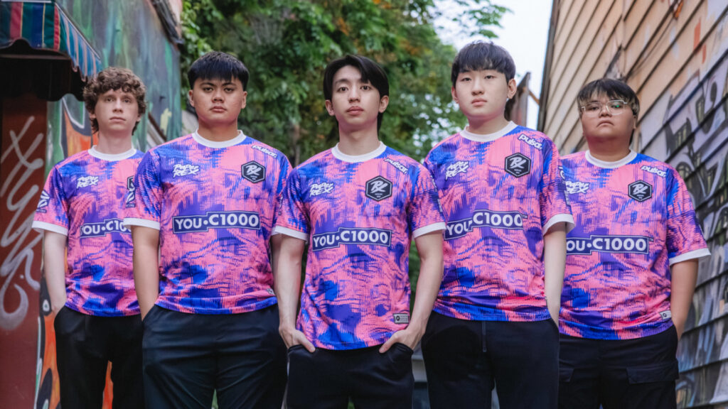 Paper Rex roster strategizing before the match